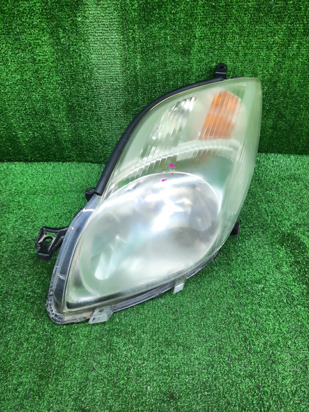 Фара левая передняя TOYOTA VITZ SCP90, KSP90, NCP95, NCP91 1 ракурс