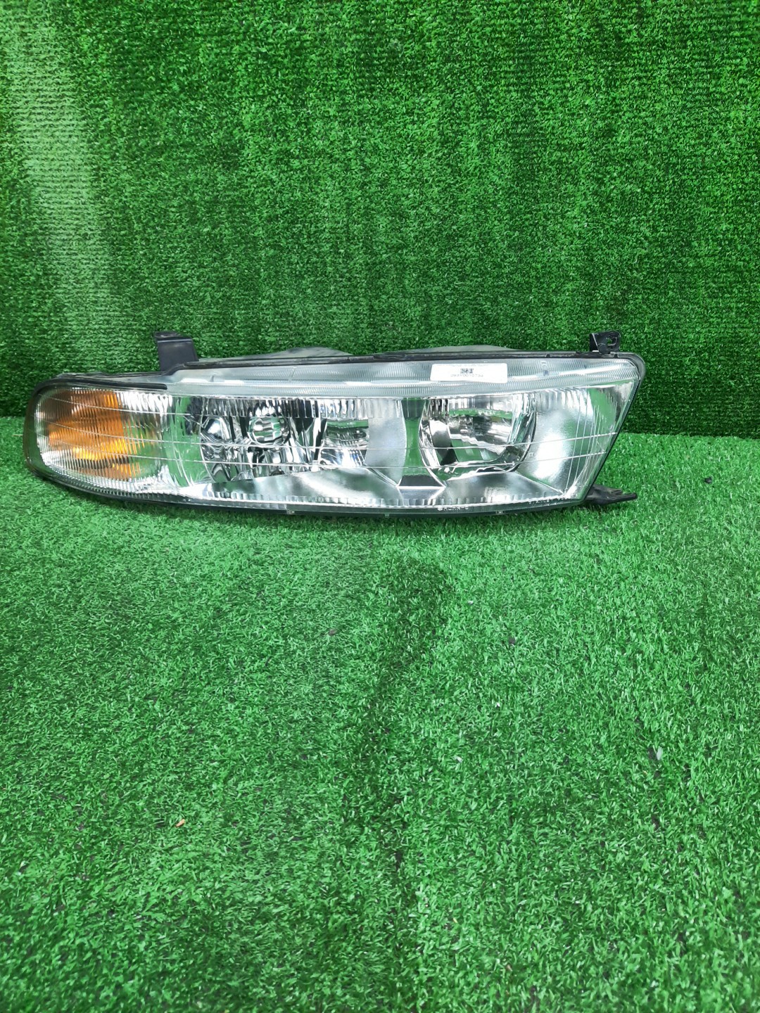 Фара правая передняя MITSUBISHI GALANT, LEGNUM EA1A, EA7A, EC1A, EC7A, EC3A, EC5A, EA3A, EC1W, EC5W, EA1W, EA3W, EA4W, EC3W, EC4W, EC7W, EA7W 1 ракурс