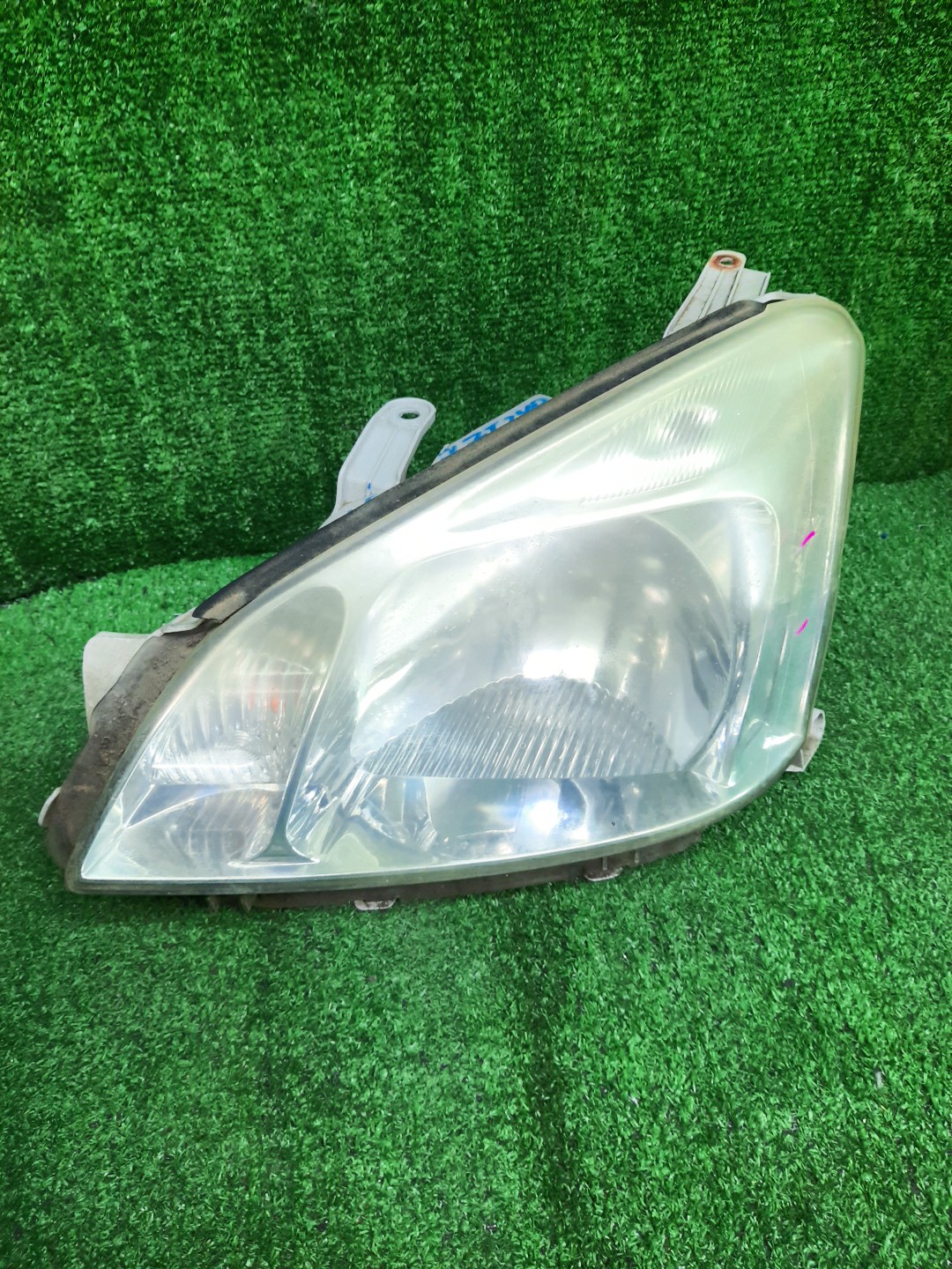 Фара левая передняя TOYOTA PREMIO ZZT240, NZT240, AZT240, ZZT245 1 ракурс Фара левая передняя TOYOTA PREMIO ZZT240, NZT240, AZT240, ZZT245 1 ракурс