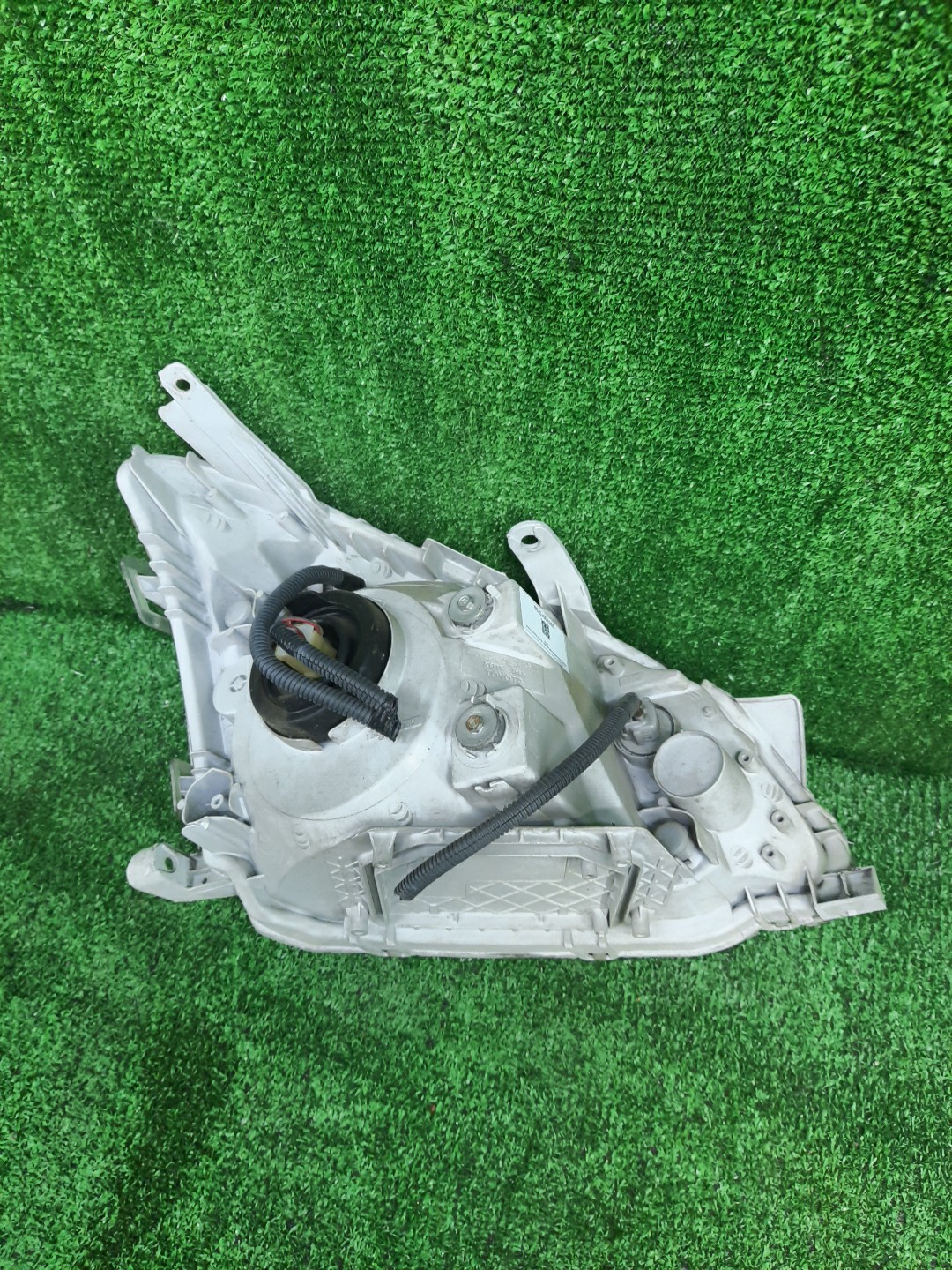 Фара левая передняя TOYOTA PREMIO ZZT240, NZT240, AZT240, ZZT245 4 ракурс