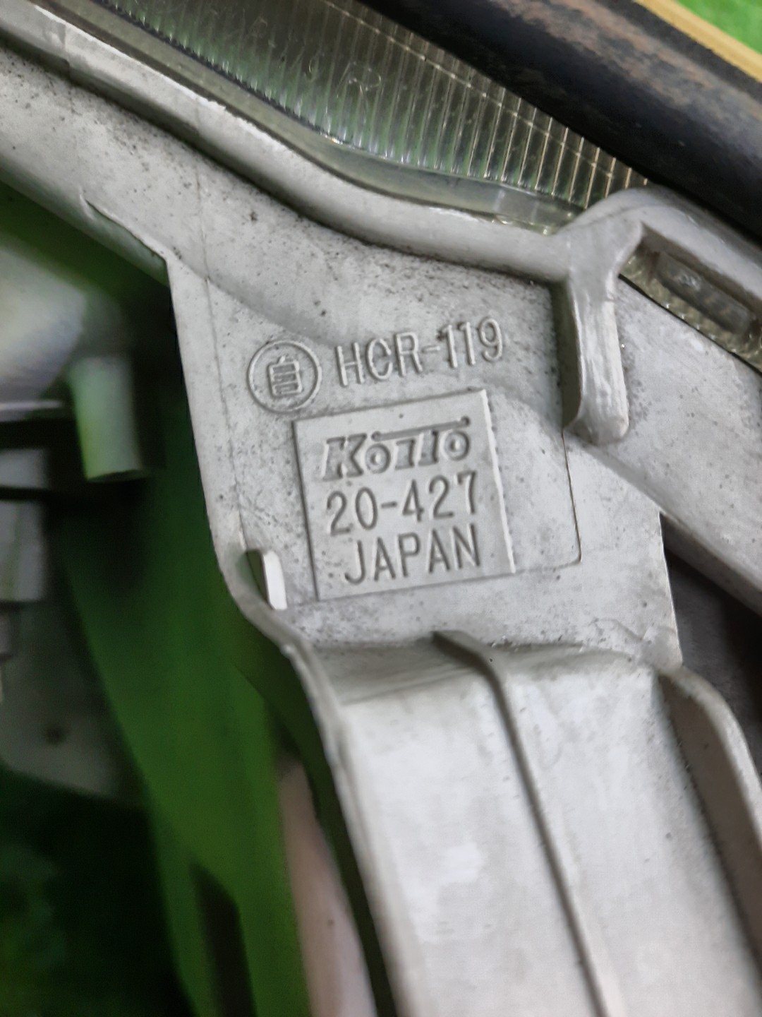 Фара правая передняя TOYOTA PREMIO ZZT240, NZT240, AZT240, ZZT245 3 ракурс