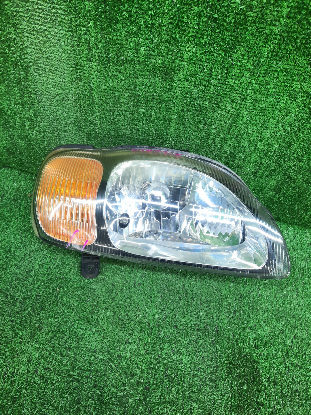 Фара правая передняя SUZUKI CULTUS GC21S, GC21W, GC41W, GD31W, GD21S, GD31S, GA11S 1 ракурс