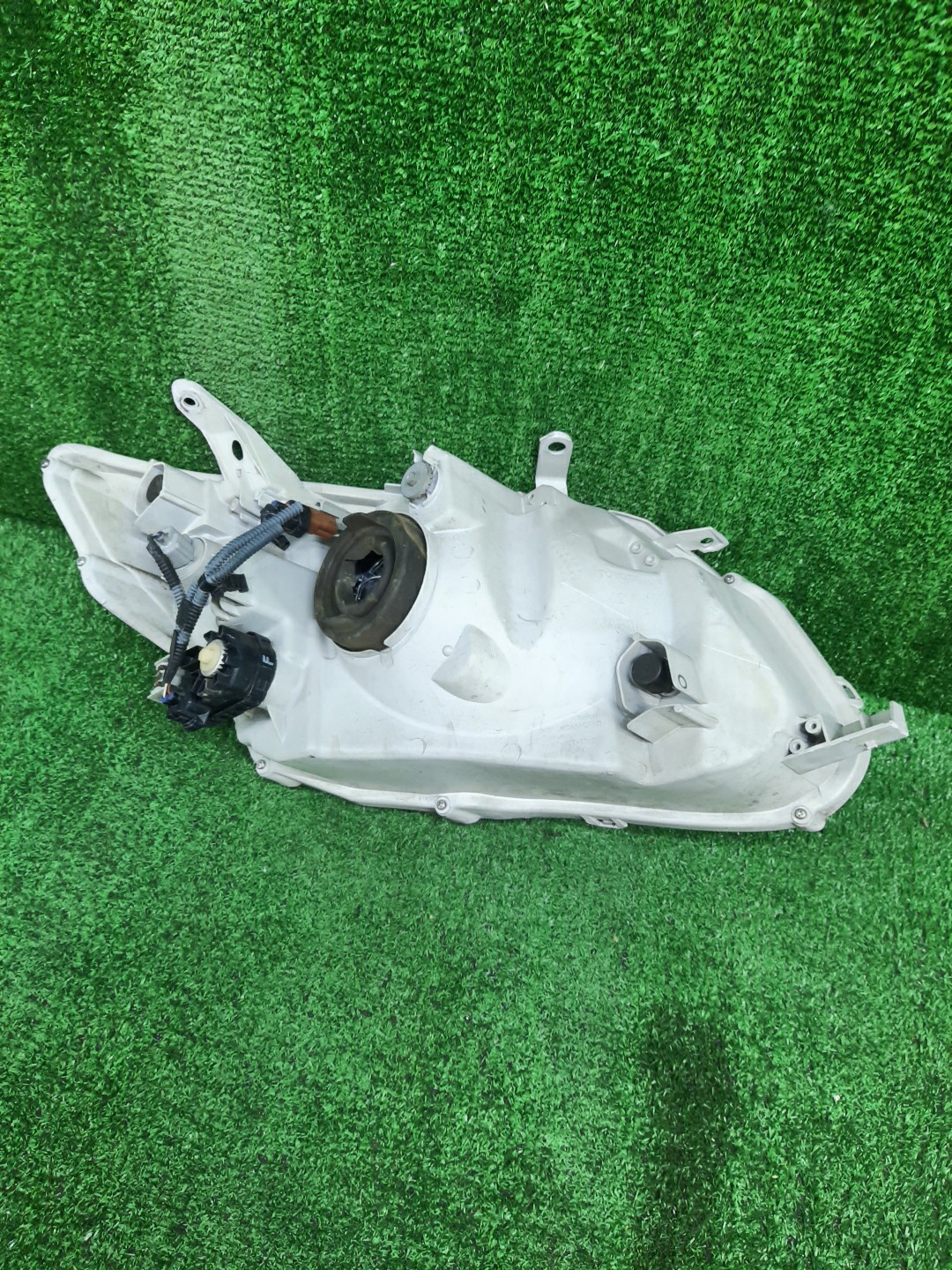 Фара левая передняя TOYOTA AXIO, COROLLA FIELDER, COROLLA  AXIO, FIELDER NZE141, NZE144, ZRE142, ZRE144, ZRE144G, ZRE142G, NZE144G, NZE141G 5 ракурс