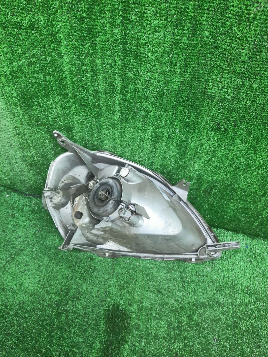 Фара левая передняя TOYOTA VITZ, YARIS SCP10, NCP10, SCP13, NCP15, NCP11, NCP13 4 ракурс