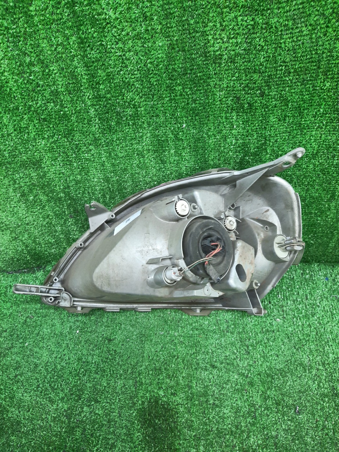 Фара правая передняя TOYOTA VITZ, YARIS SCP10, NCP10, SCP13, NCP15, NCP11, NCP13 3 ракурс