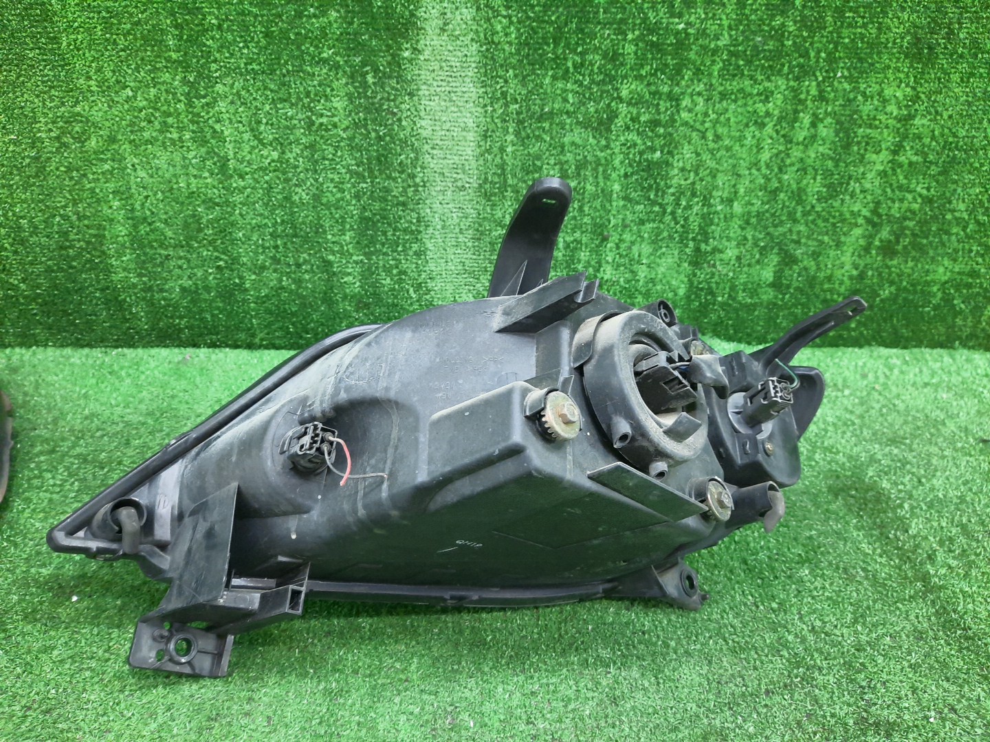Фара правая передняя MAZDA DEMIO DY3W, DY5W, DY3R 3 ракурс