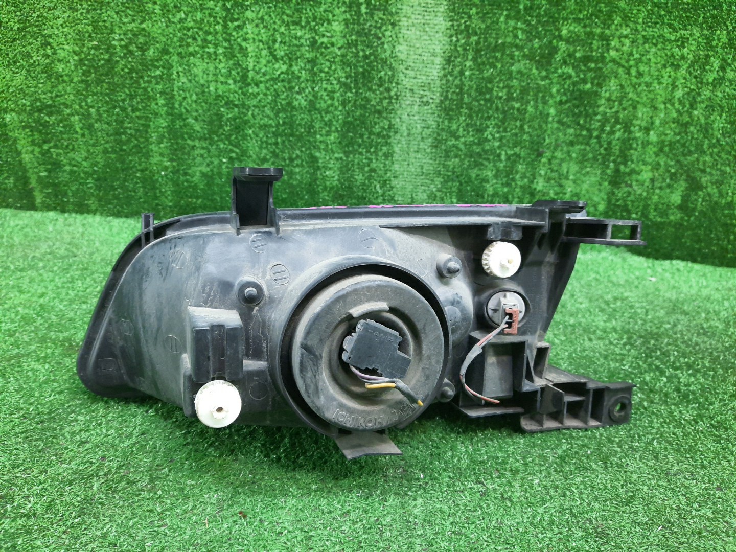 Фара правая передняя NISSAN SUNNY B15, FB15, FNB15, QB15, SB15 4 ракурс
