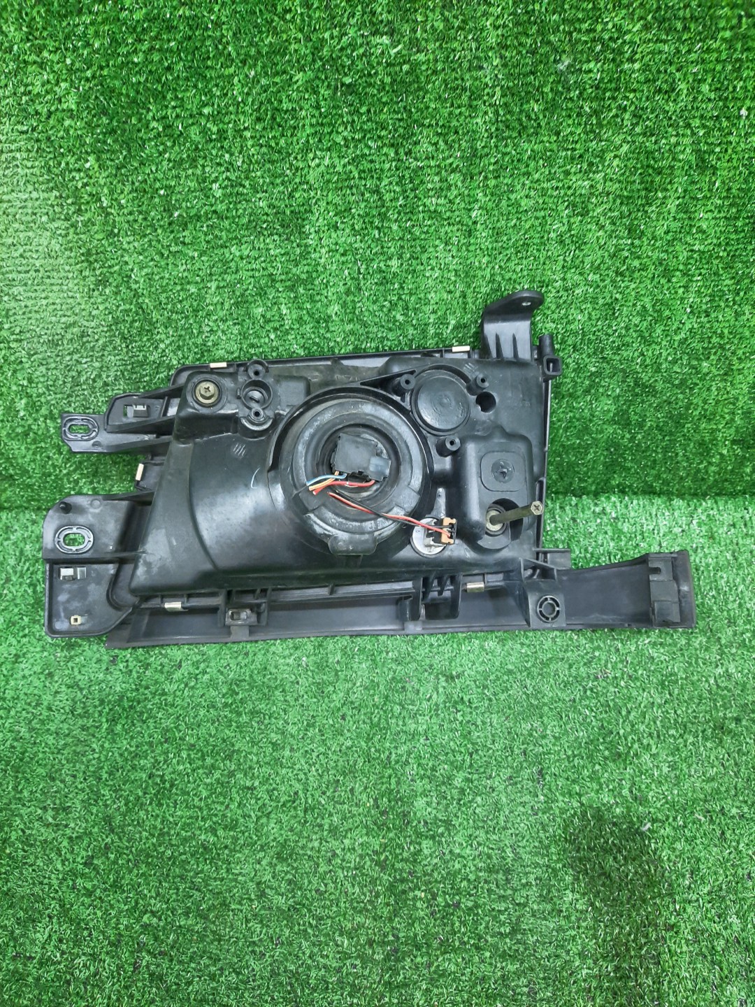 Фара правая передняя SUBARU FORESTER SF5, SF9 3 ракурс