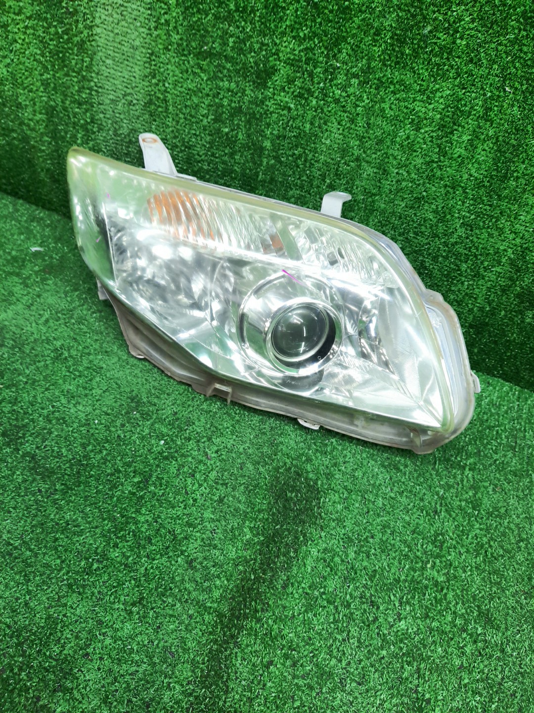 Фара правая передняя TOYOTA AXIO, COROLLA FIELDER, COROLLA  AXIO, FIELDER NZE141, NZE144, ZRE142, ZRE144, ZRE144G, ZRE142G, NZE144G, NZE141G 1 ракурс