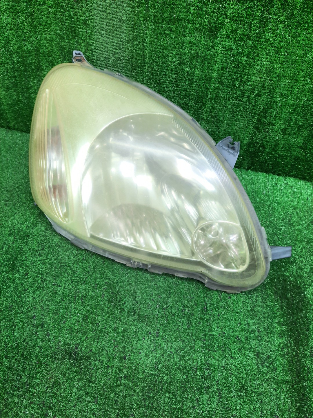 Фара правая передняя TOYOTA VITZ, YARIS SCP10, NCP10, SCP13, NCP15, NCP11, NCP13 1 ракурс