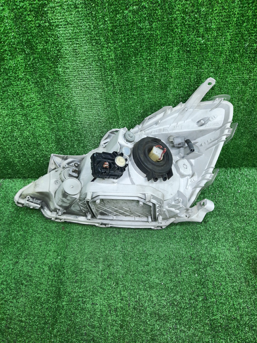 Фара правая передняя TOYOTA ALLION ZZT240, NZT240, AZT240, ZZT245 5 ракурс