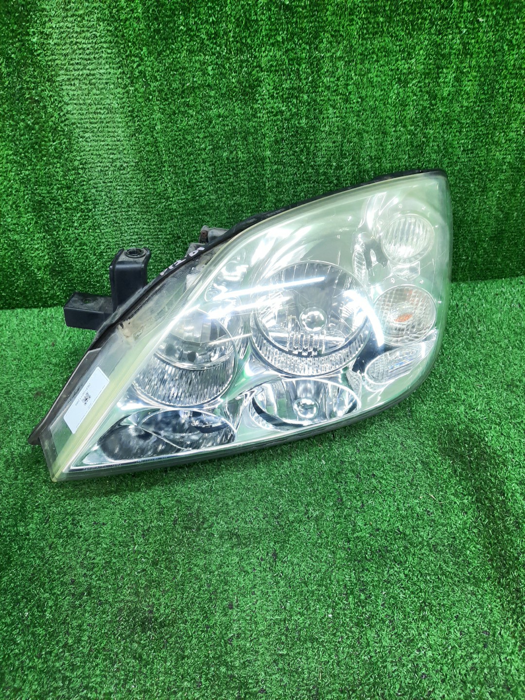 Фара левая передняя NISSAN PRIMERA P12, QP12, TNP12, TP12, HP12, RP12, WTNP12, WTP12, WHP12, WRP12 , QG18DE, QR20DE, SR20VE, QR25DD 1 ракурс