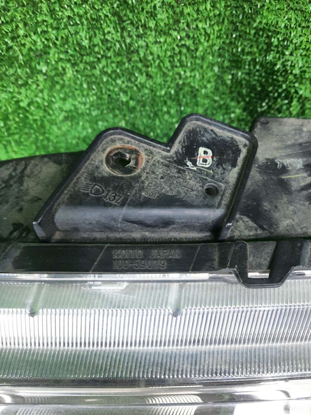 Фара левая передняя SUZUKI ESCUDO, GRAND VITARA TDB4W, TD94W, TD54W, TDA4W, TDB4, TE94, TD54, JT 2 ракурс