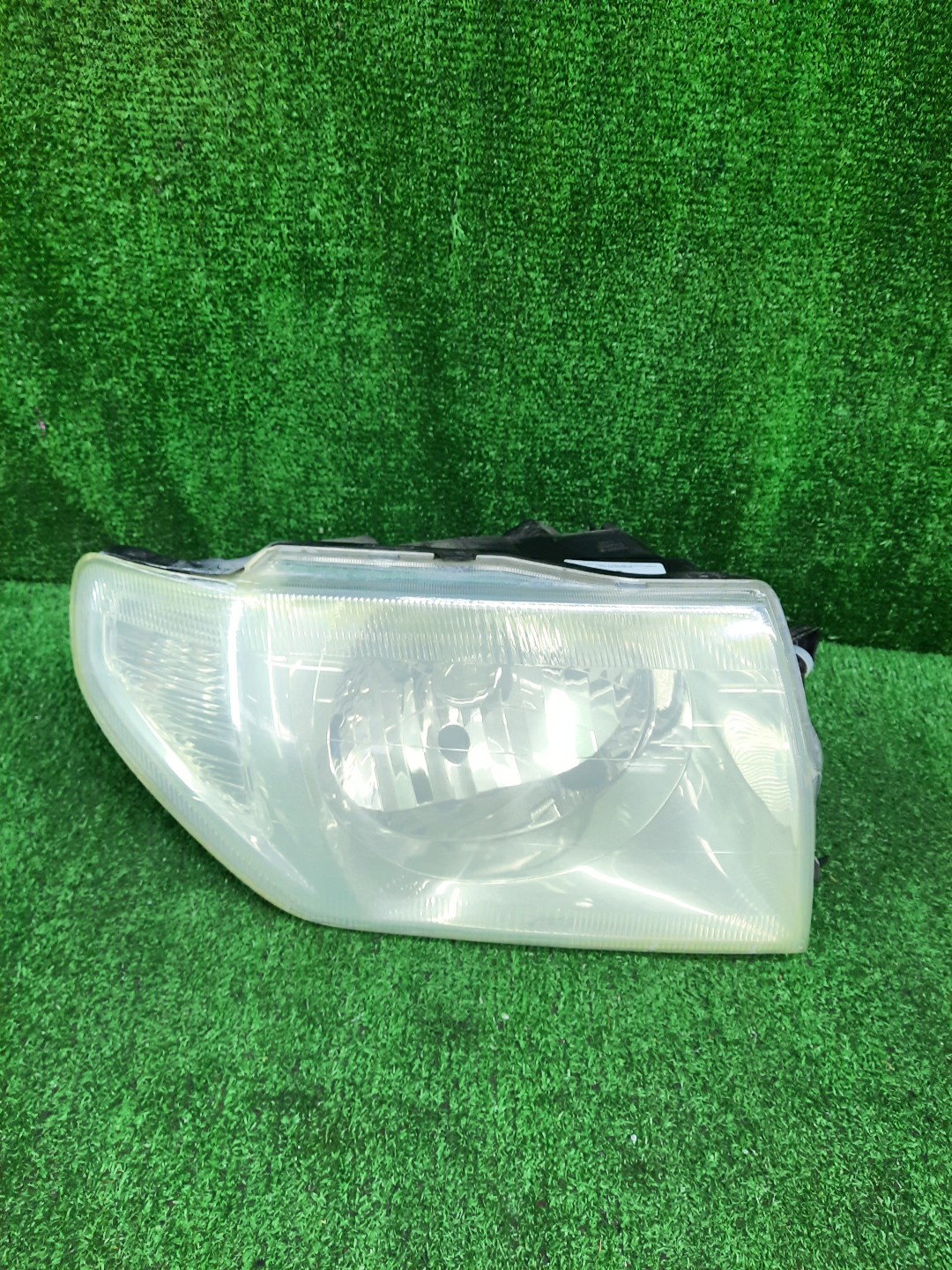 Фара правая передняя MITSUBISHI PAJERO IO H76W, H66W, H67W, H77W 1 ракурс