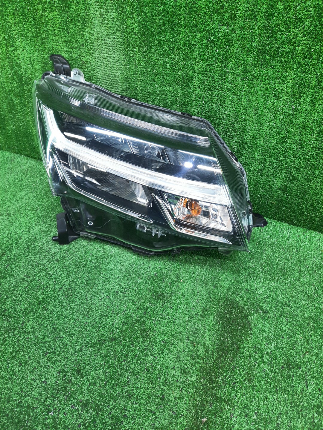Фара правая передняя TOYOTA THOR, JUSTY, TANK, ROOMY M910S, M900S, M900F, M910F, M910A, M900A 1 ракурс