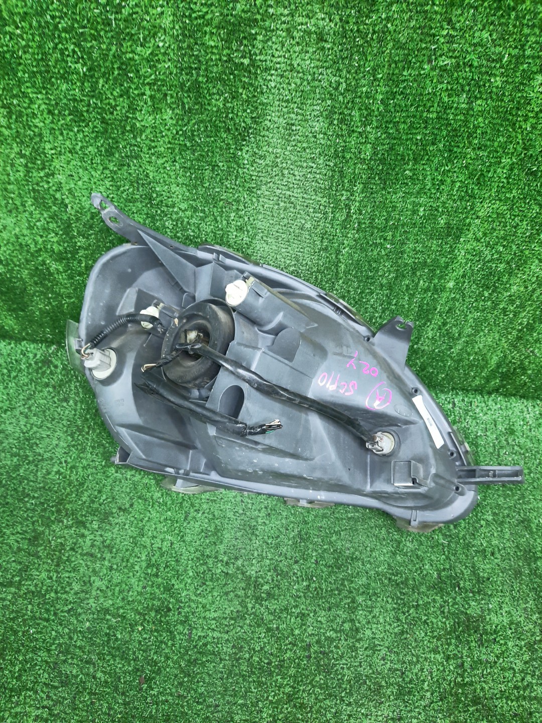 Фара левая передняя TOYOTA VITZ, YARIS SCP10, NCP10, SCP13, NCP15, NCP11, NCP13 3 ракурс