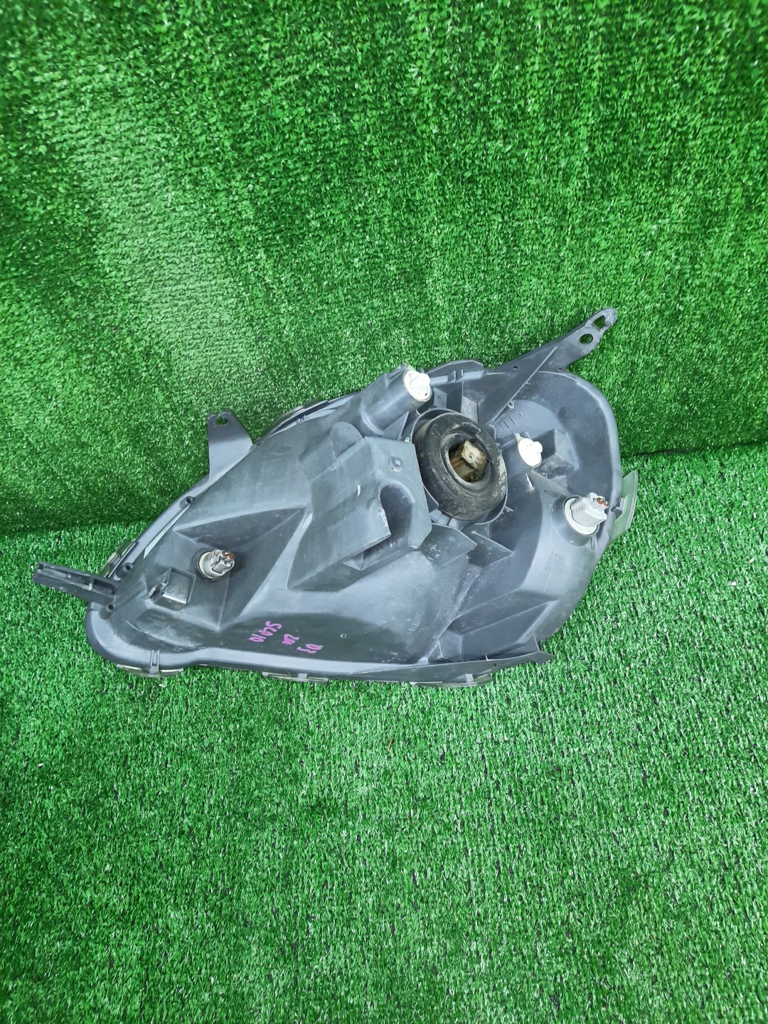 Фара правая передняя TOYOTA VITZ, YARIS SCP10, NCP10, SCP13, NCP15, NCP11, NCP13 3 ракурс