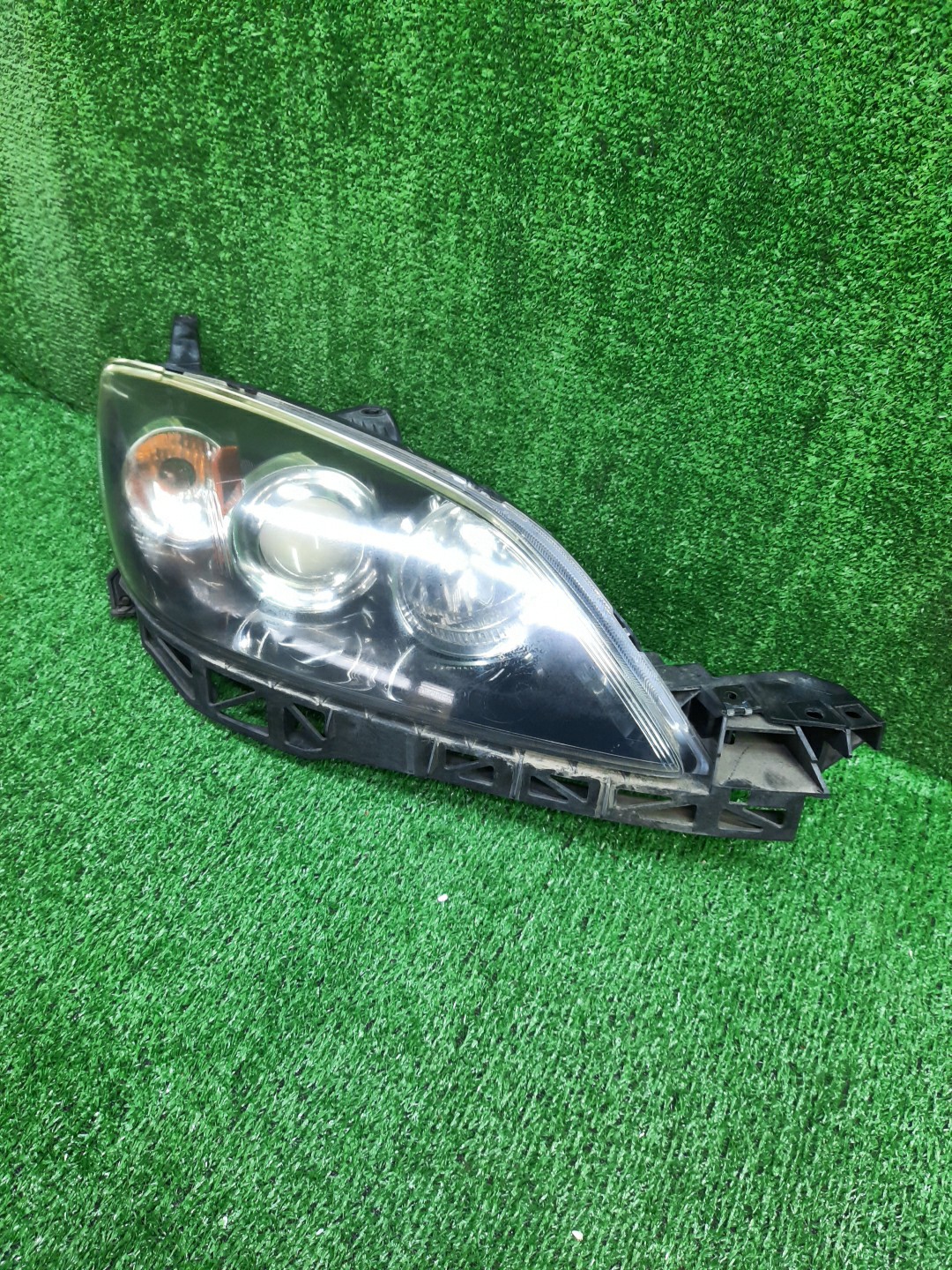 Фара правая передняя MAZDA AXELA, MAZDA 3, 3 BK5P, BK3P, BKEP, BK 1 ракурс