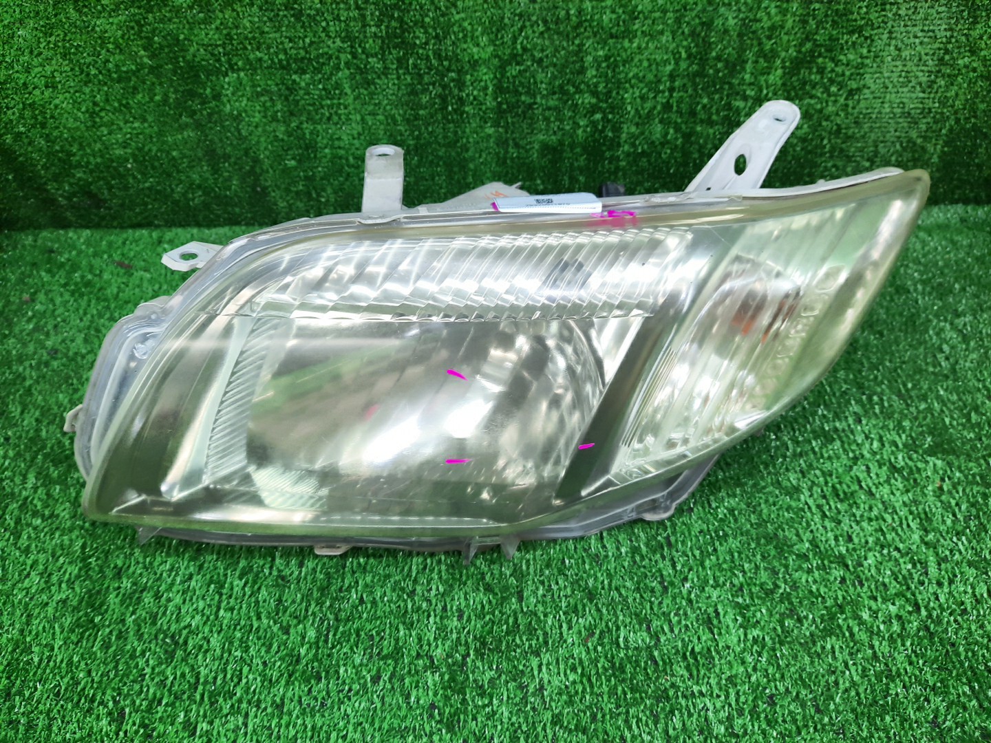 Фара левая передняя TOYOTA AXIO, COROLLA FIELDER, COROLLA AXIO, FIELDER NZE141, NZE144, ZRE142, ZRE144, ZRE144G, ZRE142G, NZE144G, NZE141G 1 ракурс Фара левая передняя TOYOTA AXIO, COROLLA FIELDER, COROLLA AXIO, FIELDER NZE141, NZE144, ZRE142, ZRE144, ZRE144G, ZRE142G, NZE144G, NZE141G 1 ракурс
