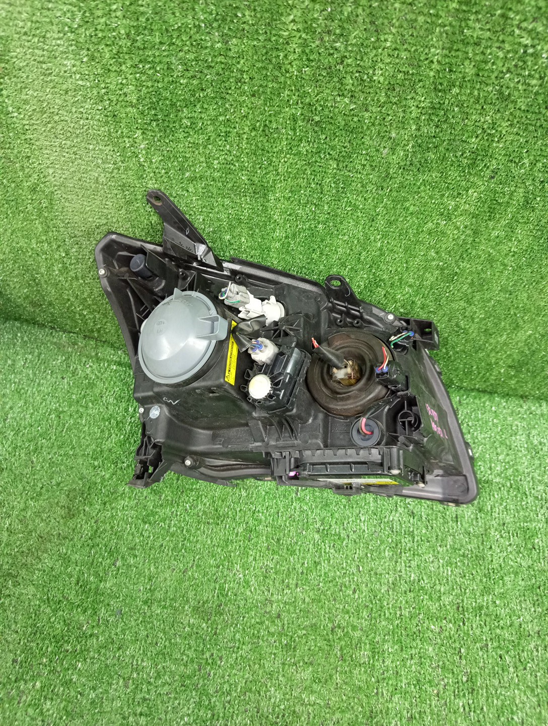 Фара левая передняя TOYOTA AVENSIS ZZT251, AZT250, AZT255, AZT251 3 ракурс