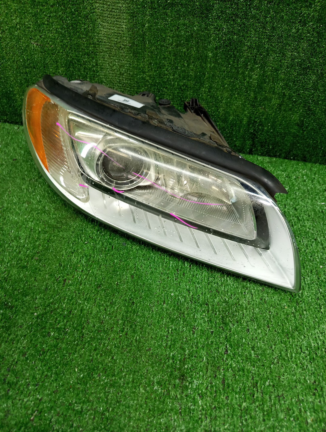 Фара правая передняя  VOLVO XC70, V70, S80 BZ52, BZ88, BZ80, BZ69, BZ87, BZ70, BZ82, BZ83, BZ90, BZ95, BZ, BZ81, BZ73, BW60, BW47, BW40, BW90, BW69, BW71, BW98, BW56, BW48, AS60, AS98, AS90, AS95, AS40, AS70, AS 1 ракурс