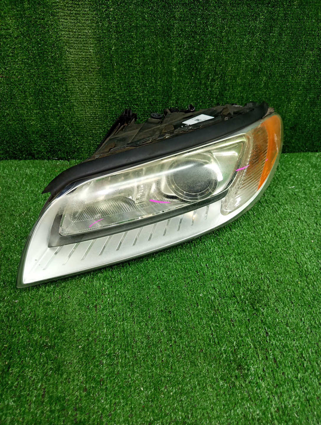 Фара левая передняя  VOLVO XC70, V70, S80 BZ52, BZ88, BZ80, BZ69, BZ87, BZ70, BZ82, BZ83, BZ90, BZ95, BZ, BZ81, BZ73, BW60, BW47, BW40, BW90, BW69, BW71, BW98, BW56, BW48, AS60, AS98, AS90, AS95, AS40, AS70, AS 1 ракурс