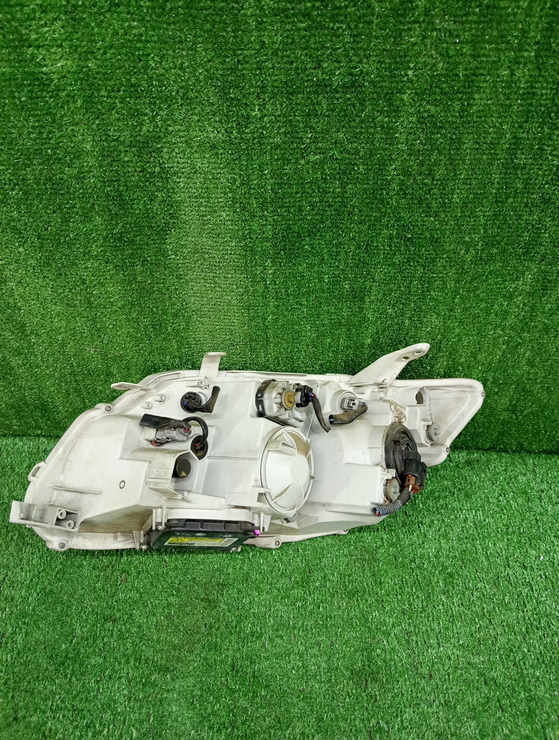 Фара правая передняя TOYOTA AXIO, COROLLA FIELDER, COROLLA  AXIO, FIELDER NZE141, NZE144, ZRE142, ZRE144, ZRE144G, ZRE142G, NZE144G, NZE141G 2 ракурс