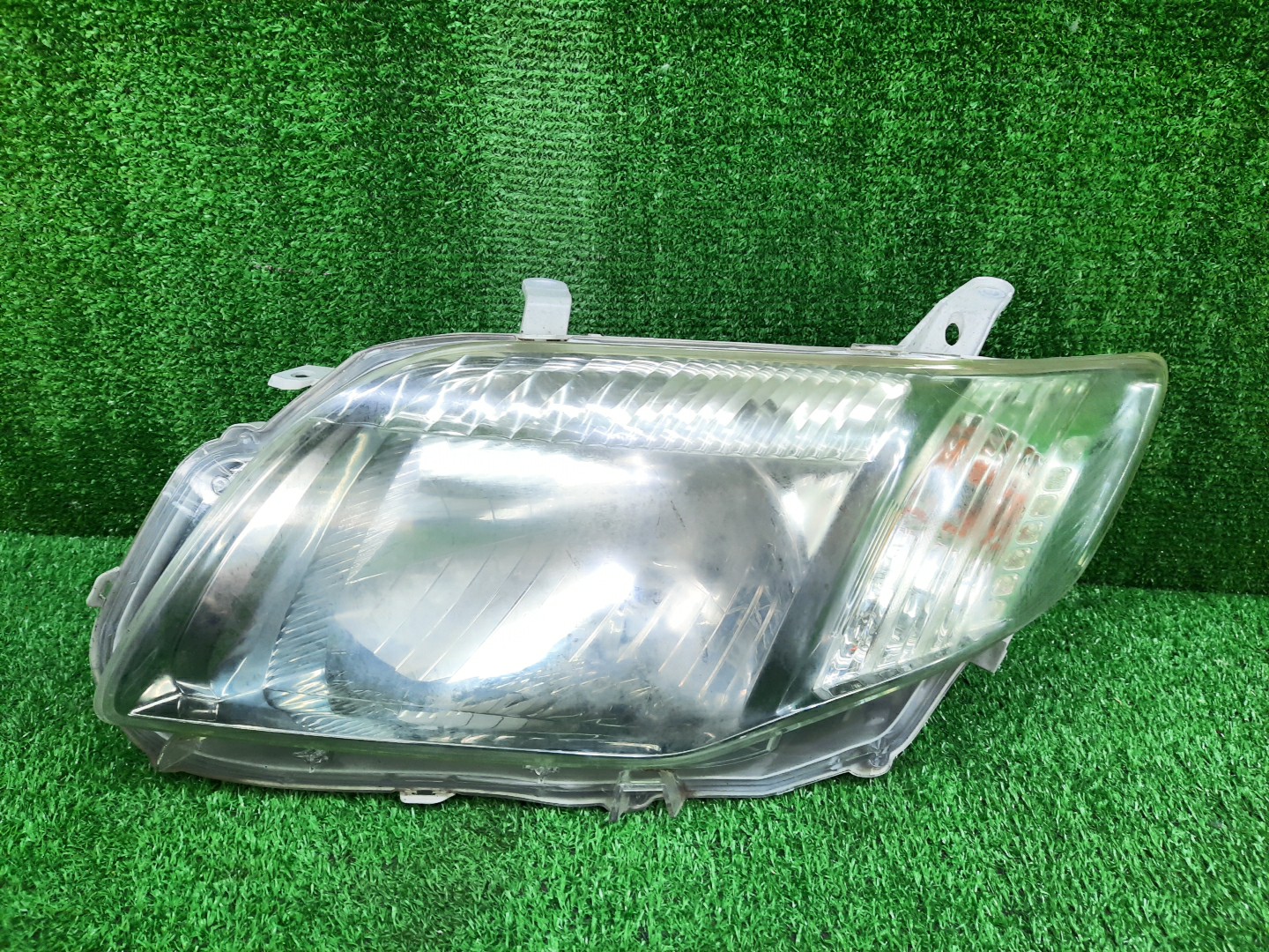 Фара левая передняя TOYOTA AXIO, COROLLA FIELDER, COROLLA AXIO, FIELDER NZE141, NZE144, ZRE142, ZRE144, ZRE144G, ZRE142G, NZE144G, NZE141G 1 ракурс Фара левая передняя TOYOTA AXIO, COROLLA FIELDER, COROLLA AXIO, FIELDER NZE141, NZE144, ZRE142, ZRE144, ZRE144G, ZRE142G, NZE144G, NZE141G 1 ракурс