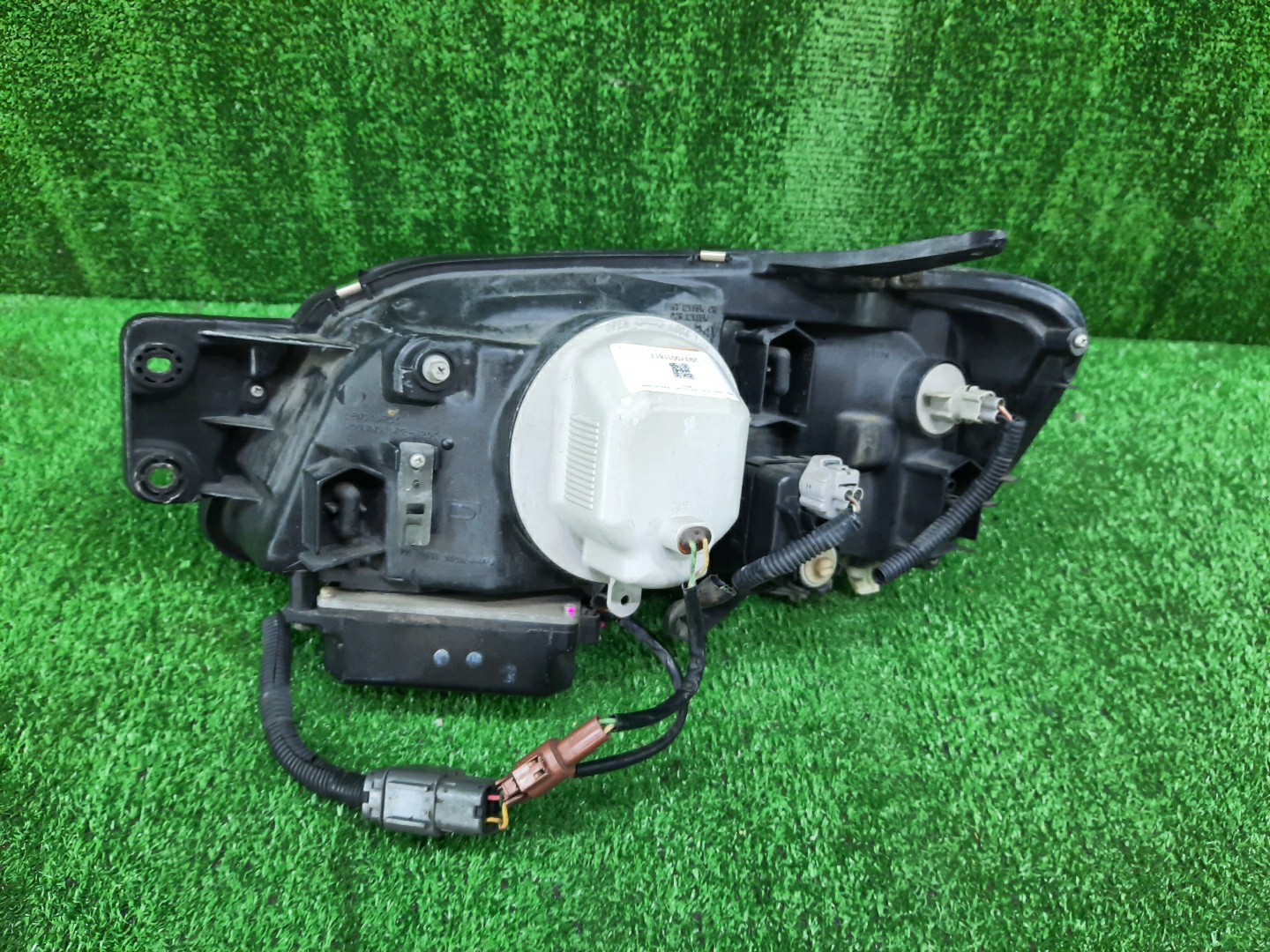Фара правая передняя SUBARU LEGACY BH9, BE5, BH5, BHE, BHC, BE9 3 ракурс