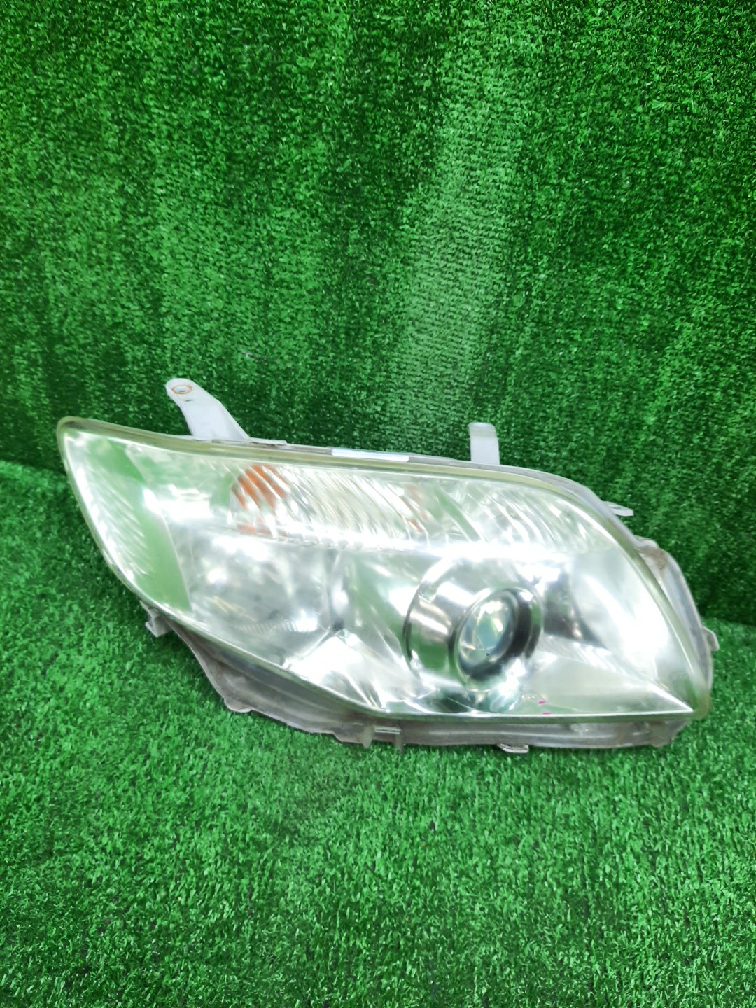 Фара правая передняя TOYOTA AXIO, COROLLA FIELDER, COROLLA  AXIO, FIELDER NZE141, NZE144, ZRE142, ZRE144, ZRE144G, ZRE142G, NZE144G, NZE141G 1 ракурс