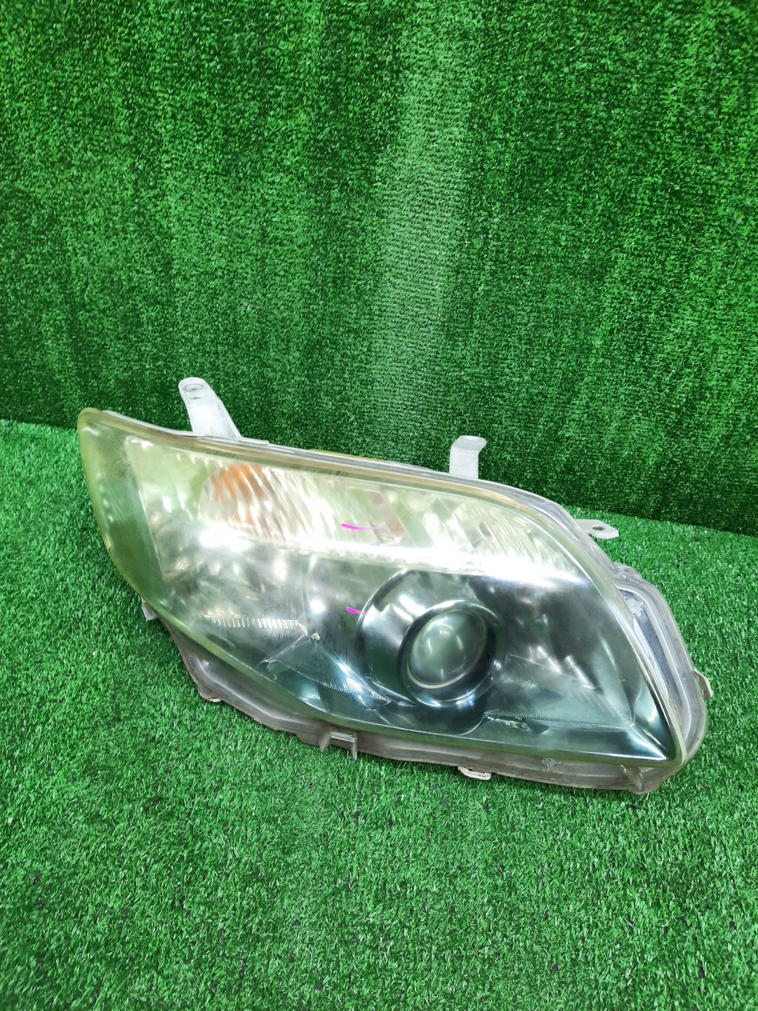 Фара правая передняя TOYOTA AXIO, COROLLA FIELDER, COROLLA  AXIO, FIELDER NZE141, NZE144, ZRE142, ZRE144, ZRE144G, ZRE142G, NZE144G, NZE141G 1 ракурс