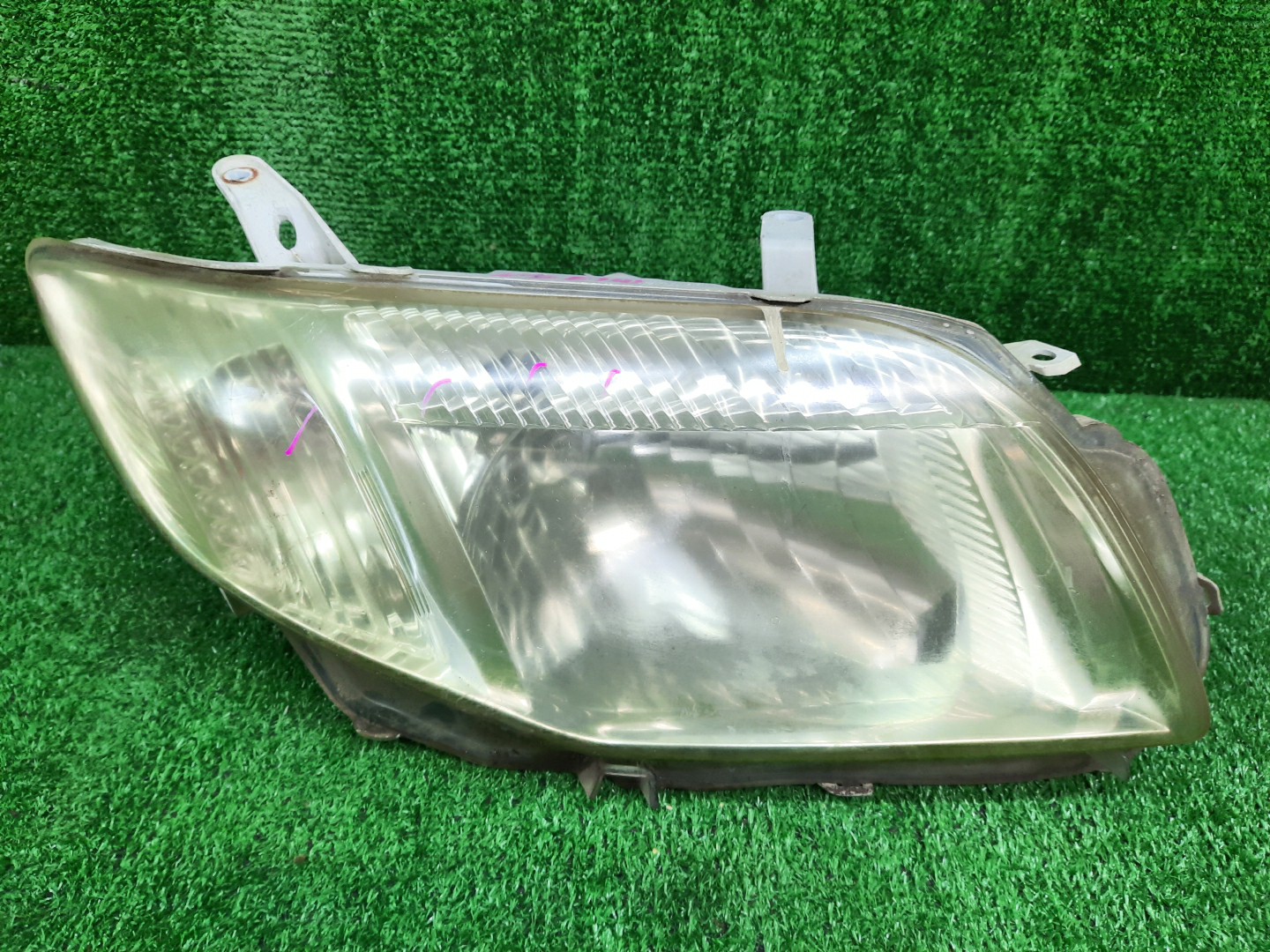 Фара правая передняя TOYOTA AXIO, COROLLA FIELDER, COROLLA  AXIO, FIELDER NZE141, NZE144, ZRE142, ZRE144, ZRE144G, ZRE142G, NZE144G, NZE141G 1 ракурс