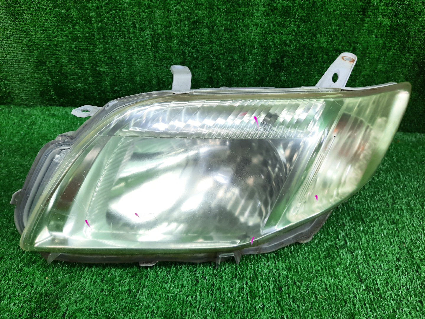Фара левая передняя TOYOTA AXIO, COROLLA FIELDER, COROLLA AXIO, FIELDER NZE141, NZE144, ZRE142, ZRE144, ZRE144G, ZRE142G, NZE144G, NZE141G 1 ракурс Фара левая передняя TOYOTA AXIO, COROLLA FIELDER, COROLLA AXIO, FIELDER NZE141, NZE144, ZRE142, ZRE144, ZRE144G, ZRE142G, NZE144G, NZE141G 1 ракурс