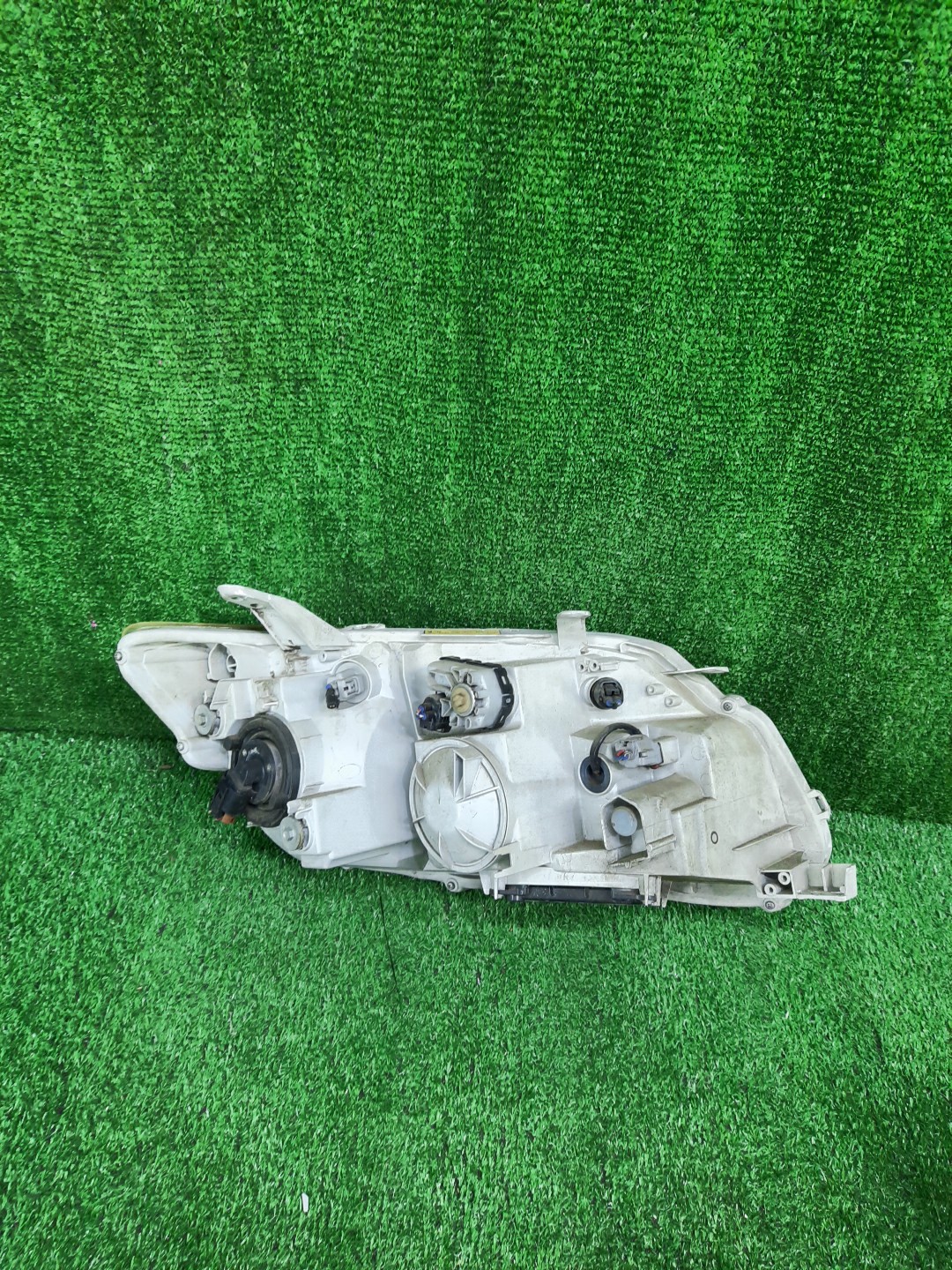 Фара левая передняя TOYOTA AXIO, COROLLA FIELDER, COROLLA  AXIO, FIELDER NZE141, NZE144, ZRE142, ZRE144, ZRE144G, ZRE142G, NZE144G, NZE141G 3 ракурс