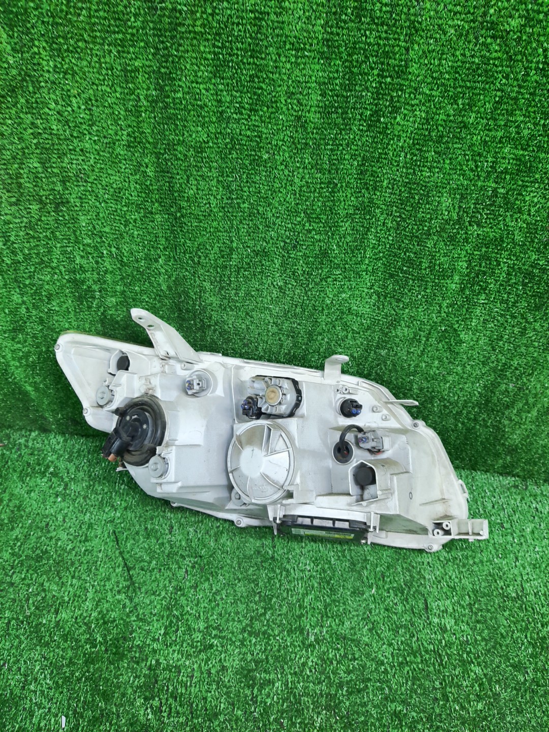 Фара левая передняя TOYOTA AXIO, COROLLA FIELDER, COROLLA  AXIO, FIELDER NZE141, NZE144, ZRE142, ZRE144, ZRE144G, ZRE142G, NZE144G, NZE141G 4 ракурс