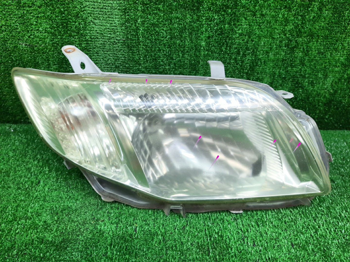 Фара правая передняя TOYOTA AXIO, COROLLA FIELDER, COROLLA  AXIO, FIELDER NZE141, NZE144, ZRE142, ZRE144, ZRE144G, ZRE142G, NZE144G, NZE141G 1 ракурс