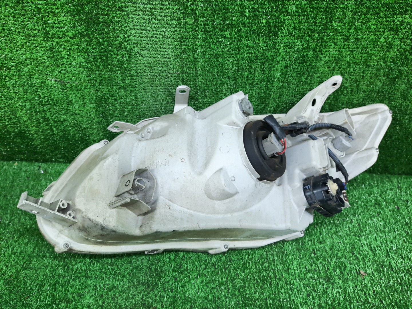 Фара правая передняя TOYOTA AXIO, COROLLA FIELDER, COROLLA  AXIO, FIELDER NZE141, NZE144, ZRE142, ZRE144, ZRE144G, ZRE142G, NZE144G, NZE141G 3 ракурс