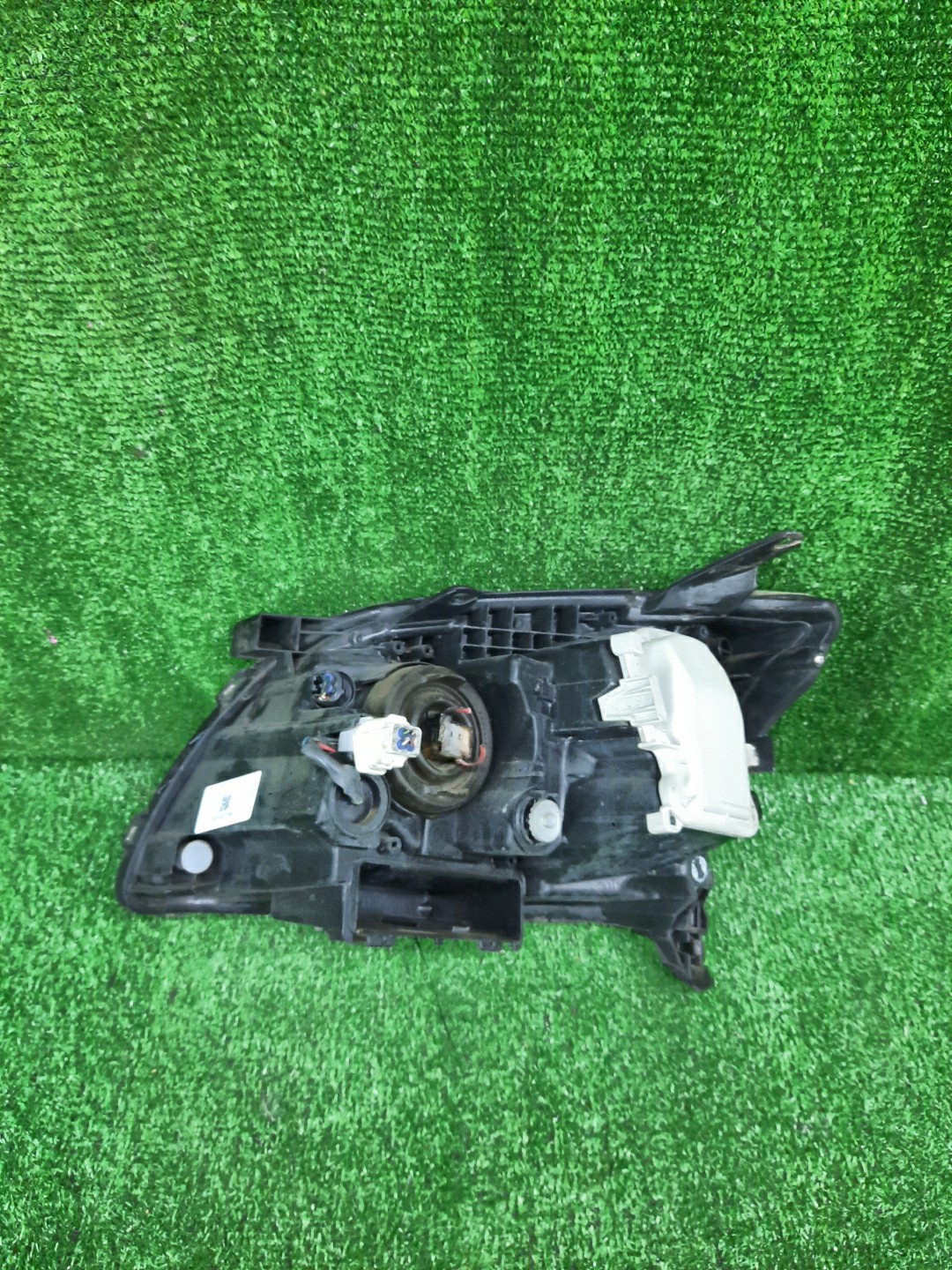 Фара правая передняя TOYOTA AVENSIS ZZT251, AZT250, AZT255, AZT251 3 ракурс