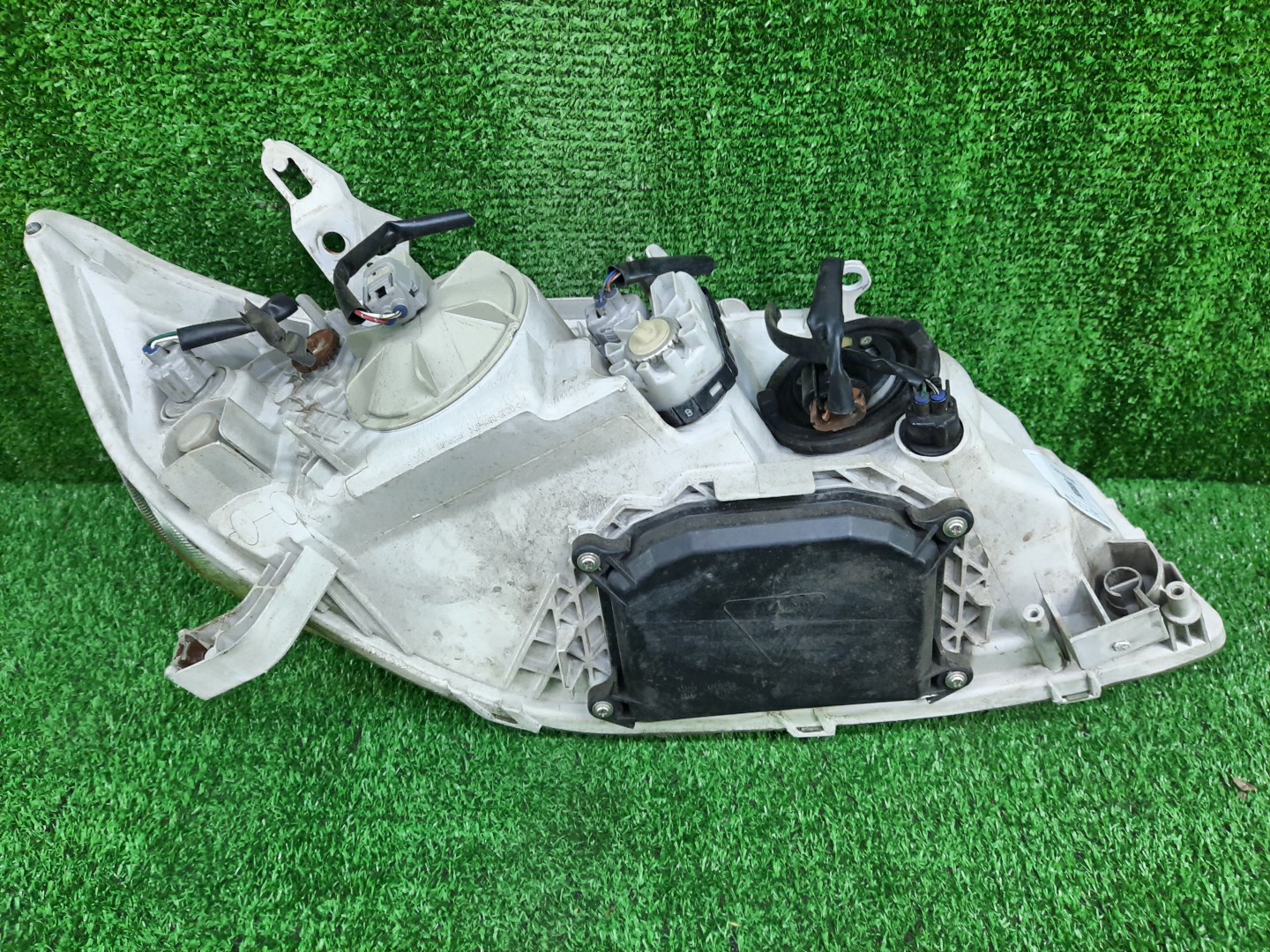 Фара левая передняя TOYOTA COROLLA, COROLLA FIELDER ZZE124, NZE121, NZE120, ZZE122, NZE124, CE121, NZE121G, ZZE123G, ZZE124G, ZZE122G, NZE124G , 1NZ-FE, 1ZZ-FE 3 ракурс