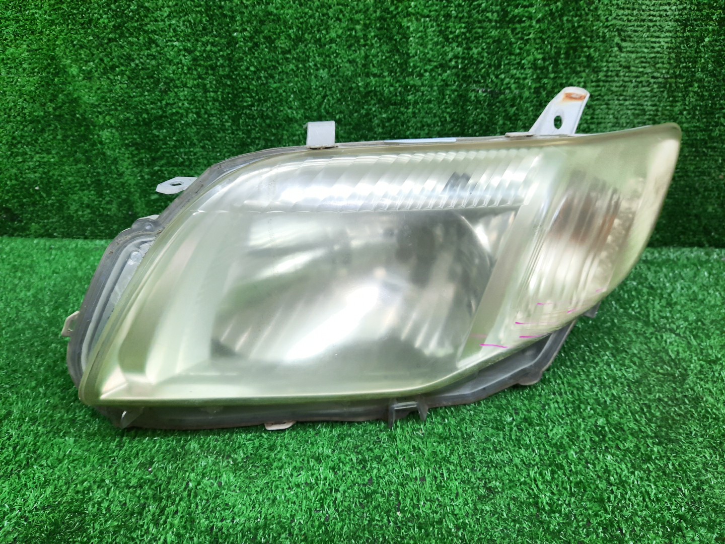 Фара левая передняя TOYOTA AXIO, COROLLA FIELDER, COROLLA AXIO, FIELDER NZE141, NZE144, ZRE142, ZRE144, ZRE144G, ZRE142G, NZE144G, NZE141G 1 ракурс Фара левая передняя TOYOTA AXIO, COROLLA FIELDER, COROLLA AXIO, FIELDER NZE141, NZE144, ZRE142, ZRE144, ZRE144G, ZRE142G, NZE144G, NZE141G 1 ракурс