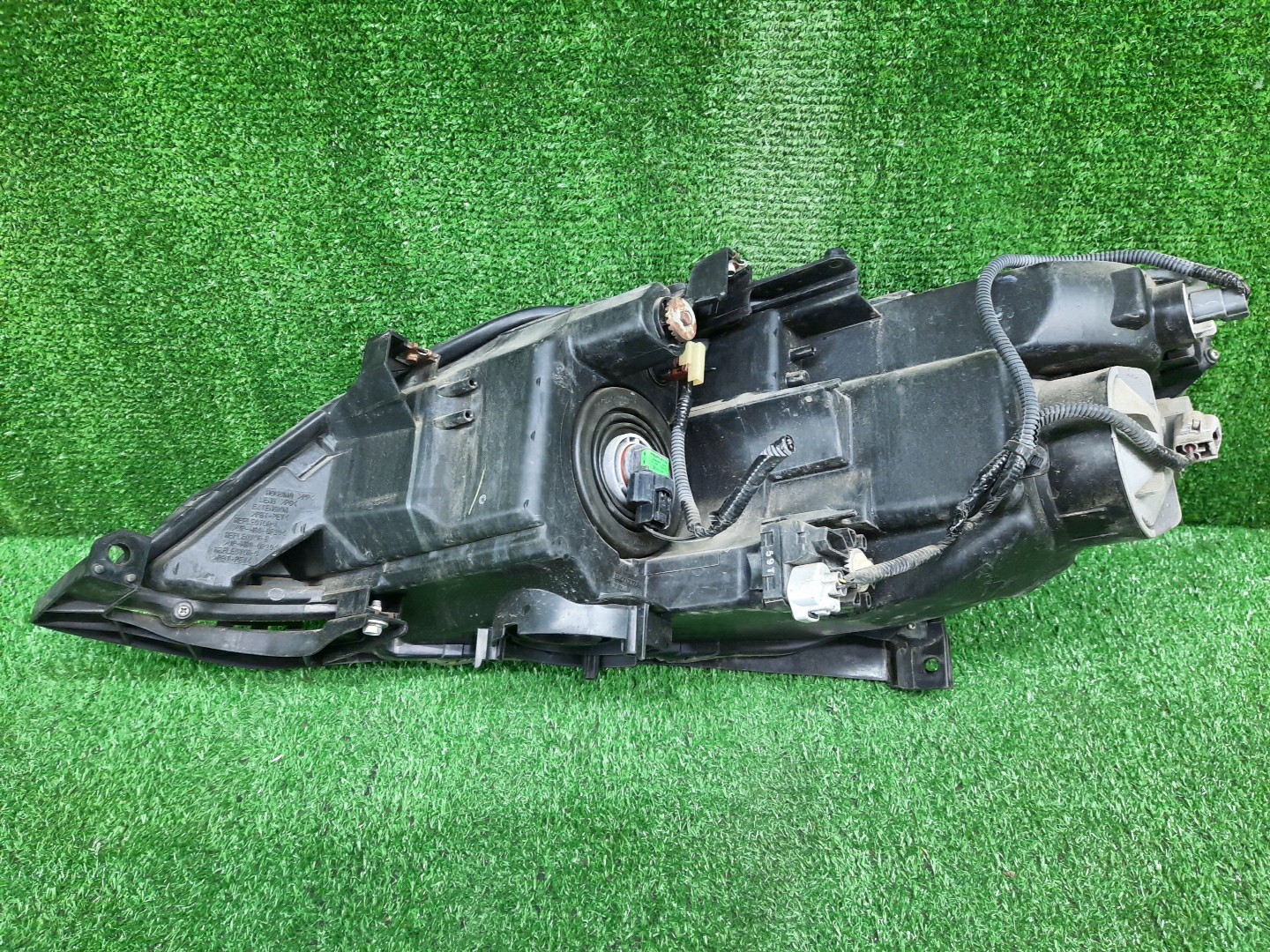 Фара правая передняя HONDA AIRWAVE GJ1, GJ2 2 ракурс Фара правая передняя HONDA AIRWAVE GJ1, GJ2 2 ракурс