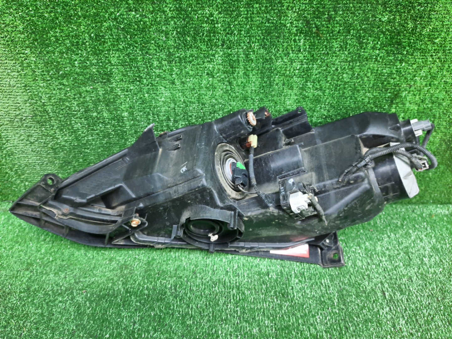 Фара правая передняя HONDA AIRWAVE GJ1, GJ2 3 ракурс Фара правая передняя HONDA AIRWAVE GJ1, GJ2 3 ракурс