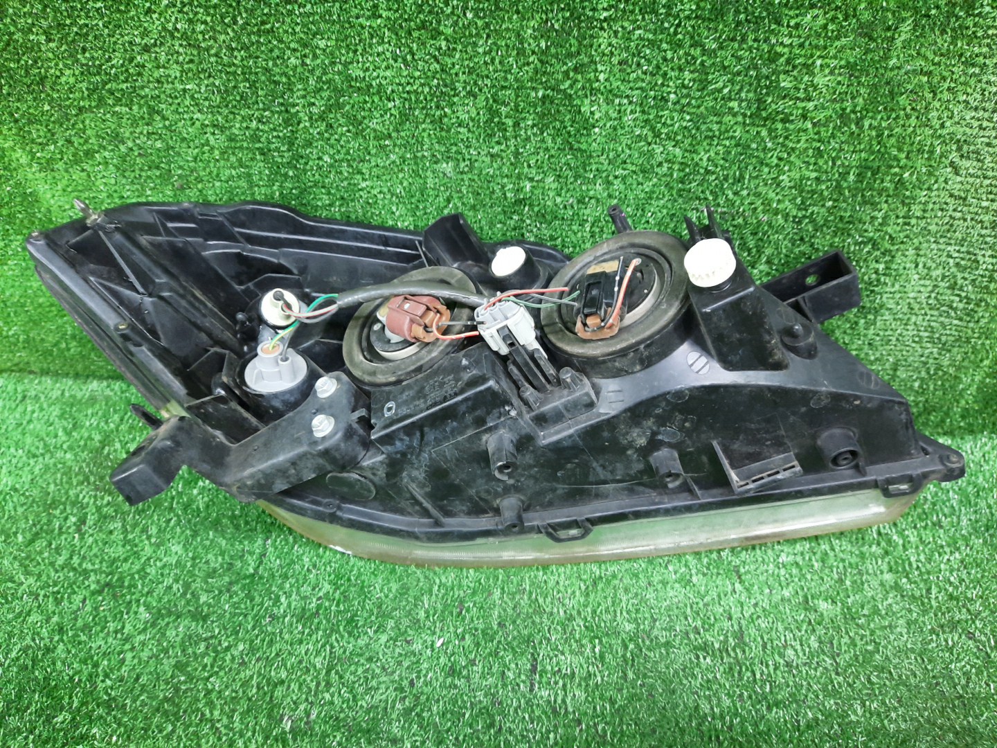 Фара левая передняя NISSAN PRIMERA P12, QP12, TNP12, TP12, HP12, RP12, WTNP12, WTP12, WHP12, WRP12 , QG18DE, QR20DE, SR20VE, QR25DD 3 ракурс