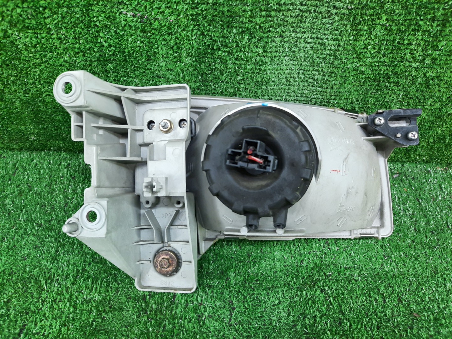Фара левая передняя MAZDA DEMIO DW3W, DW5W 2 ракурс