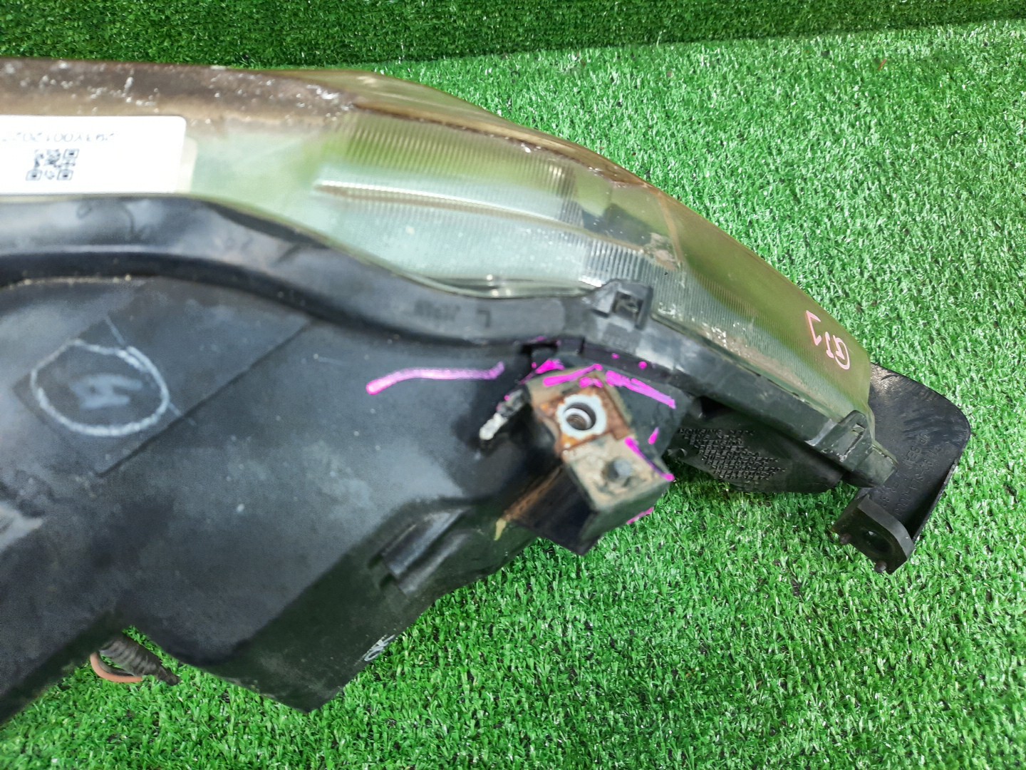 Фара левая передняя HONDA AIRWAVE GJ1, GJ2 2 ракурс Фара левая передняя HONDA AIRWAVE GJ1, GJ2 2 ракурс