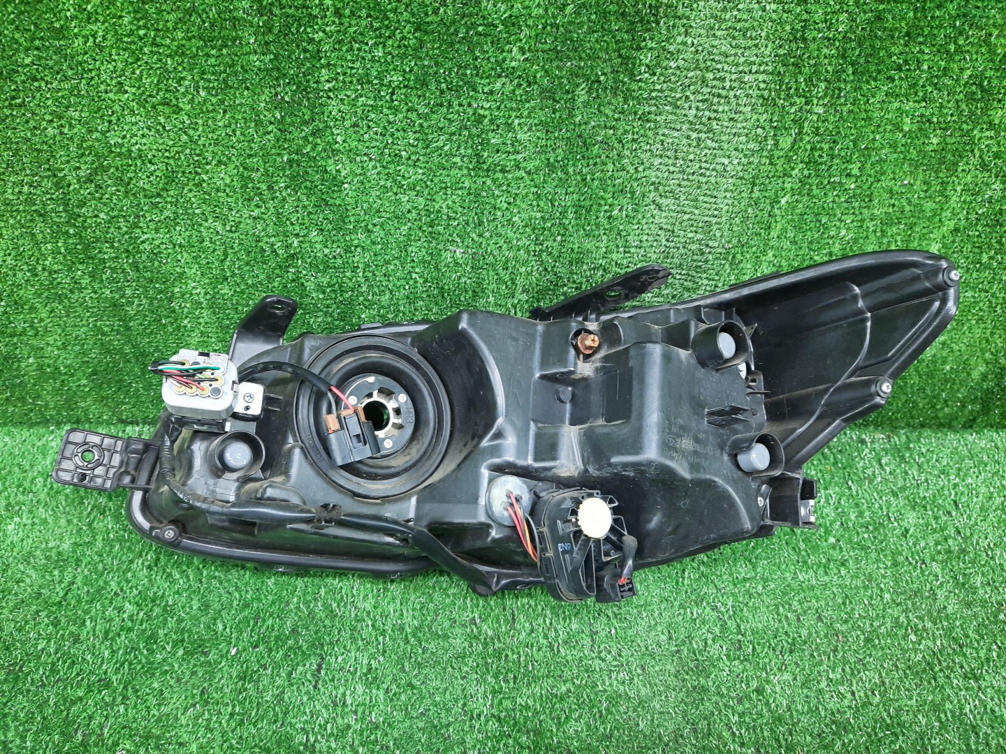 Фара правая передняя SUBARU LEVORG VM4, VMG 3 ракурс