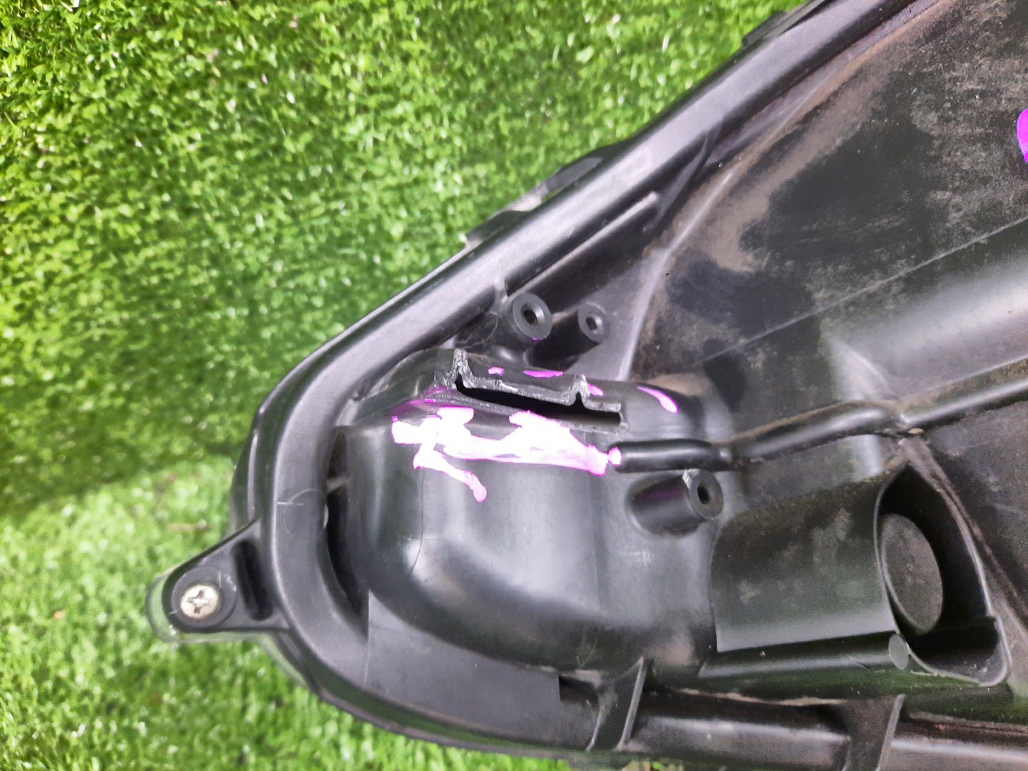 Фара правая передняя TOYOTA AQUA NHP10 4 ракурс