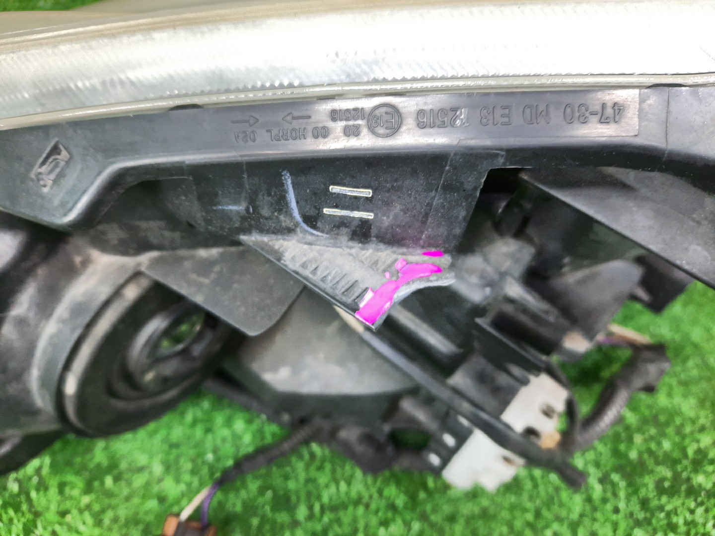 Фара правая передняя TOYOTA PRIUS ZVW30 3 ракурс Фара правая передняя TOYOTA PRIUS ZVW30 3 ракурс