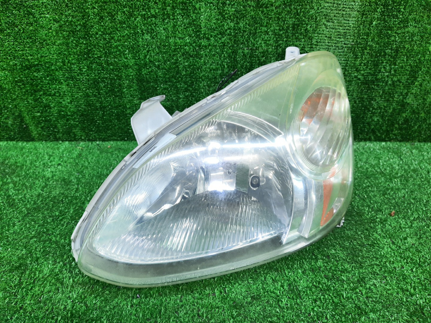 Фара левая передняя TOYOTA PLATZ NCP12, SCP11, NCP16 3 ракурс