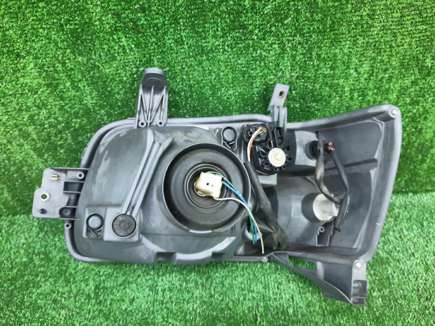 Фара правая передняя TOYOTA LITE ACE, TOWN ACE S412U, S402M, S402U, S412M 3 ракурс Фара правая передняя TOYOTA LITE ACE, TOWN ACE S412U, S402M, S402U, S412M 3 ракурс